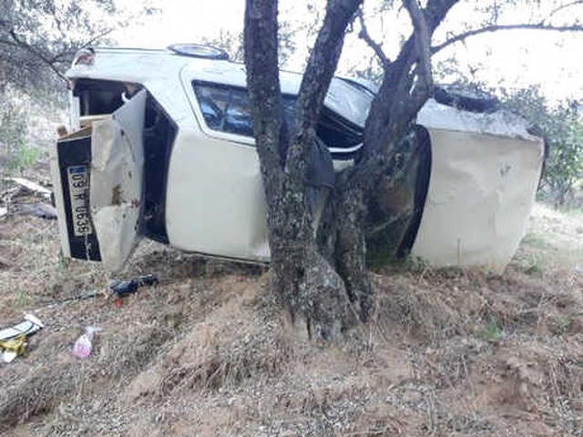 İzmir'de, Talihsiz Sürücü 50 Metre Uçurumdan Yuvarlanarak Can Verdi