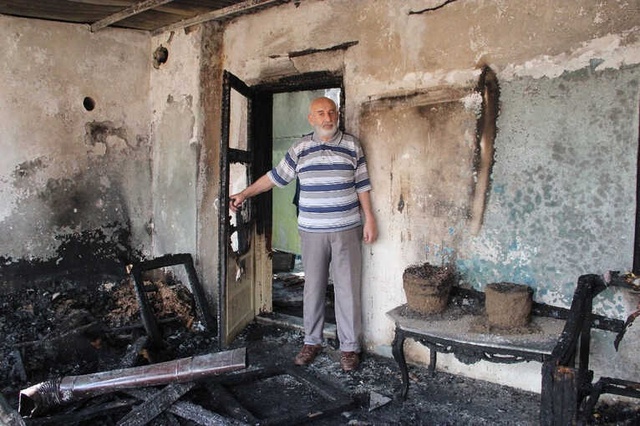 Arıları Uzaklaştırmak İçin Ateş Yakan Vatandaşın Evi Kül Oldu