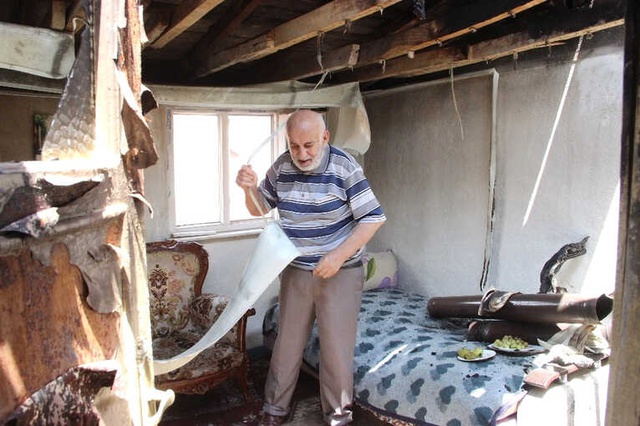 Arıları Uzaklaştırmak İçin Ateş Yakan Vatandaşın Evi Kül Oldu