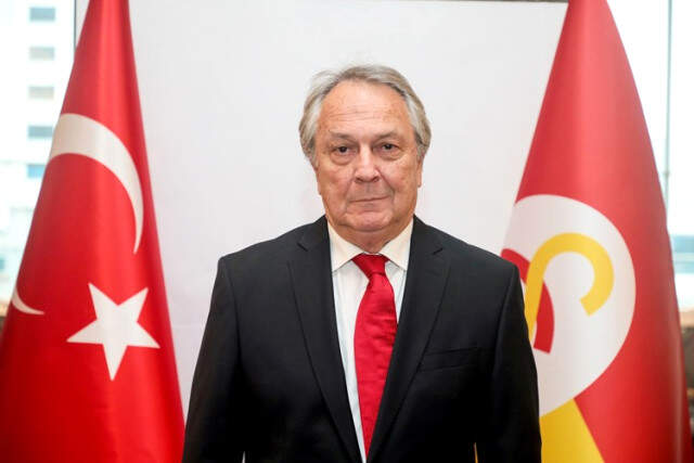 Galatasaray'da Başkan Yardımcısı Murat Ece İstifa Etti