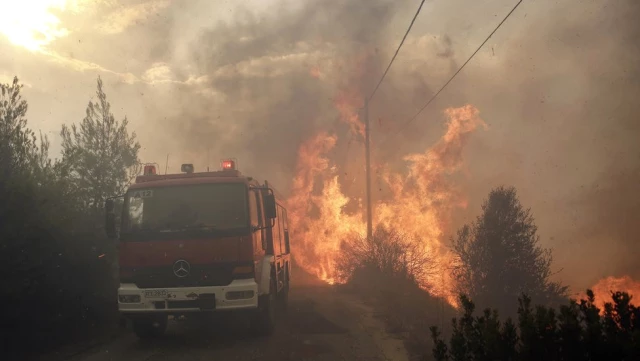 Yunanistan'daki Yangının Tanıkları Anlatıyor: 'Bazıları Denize Kaçtı Ama Orada Boğuldular'