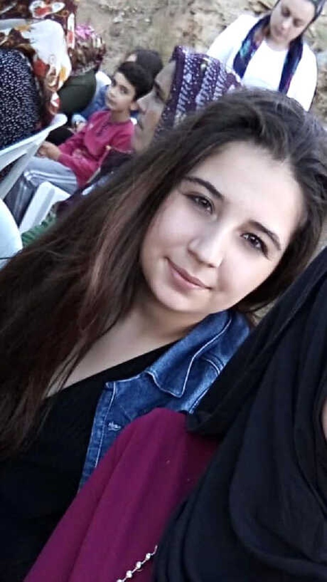 Annesi, Üç Kelimelik Not Bırakıp Sırra Kadem Basan Kızını 1 Haftadır Balkonda Bekliyor