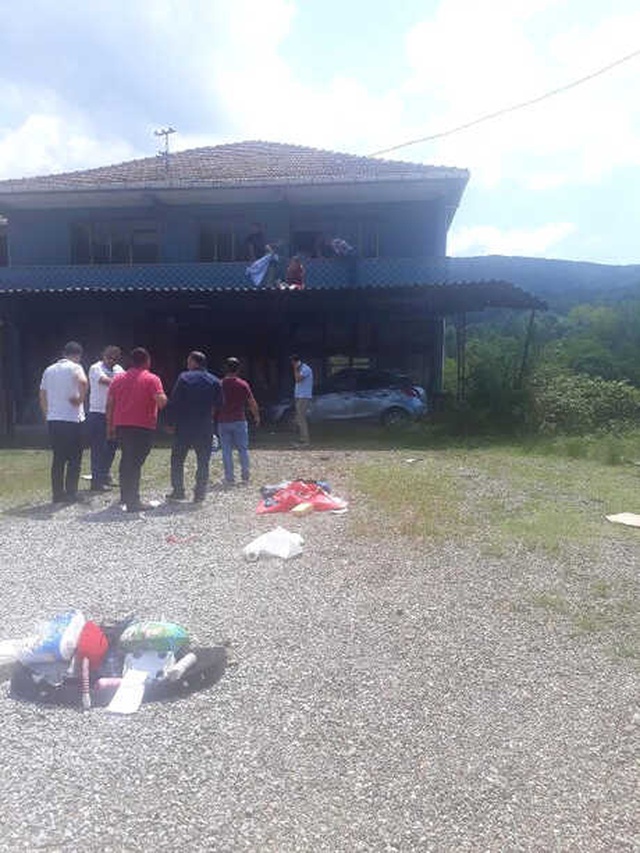 Avukat Kadın Arabayla Takla Atarak, Balkon Saçağına Uçtu!