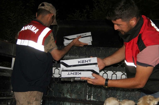 Koyun Yüklü Kamyonette 6 Bin 760 Paket Kaçak Sigara Ele Geçirildi