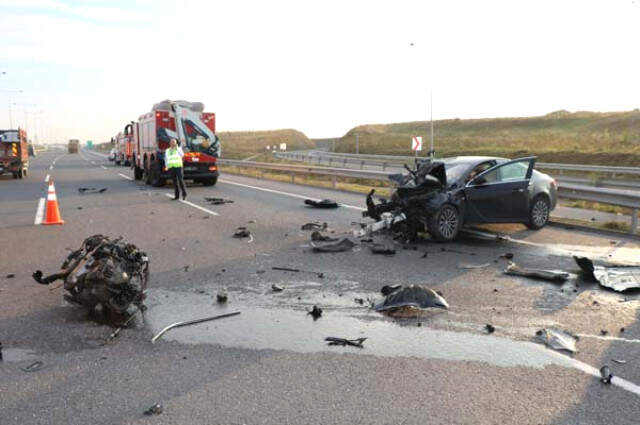 Kuzey Marmara Otoyolunda Kaza Yapan Aracın Motoru Yola Fırladı