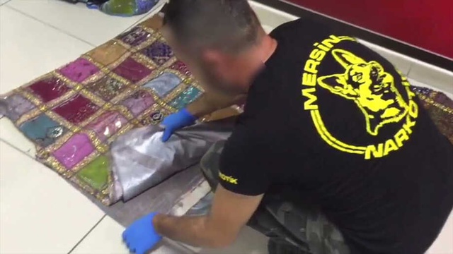 Uyuşturucuyu Keçeye Emdiren Zanlının Yöntemi, Polisi Bile Şaşkına Uğrattı