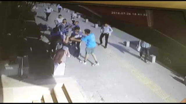 Esenyurt'ta Omuz Atma Tartışması Sonrası Feci Şekilde Dövüldü