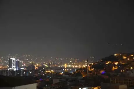 Rüzgarın Taşıdığı Yanık Ot Kokusu, İzmir'de Paniğe Neden Oldu