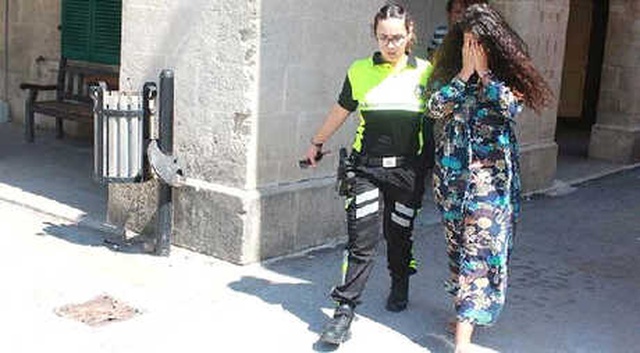 Genç Kız, Kendisine <a class='keyword-sd' href='/tokat/' title='Tokat'>Tokat</a> Atan Sevgilisini Bıçakladı