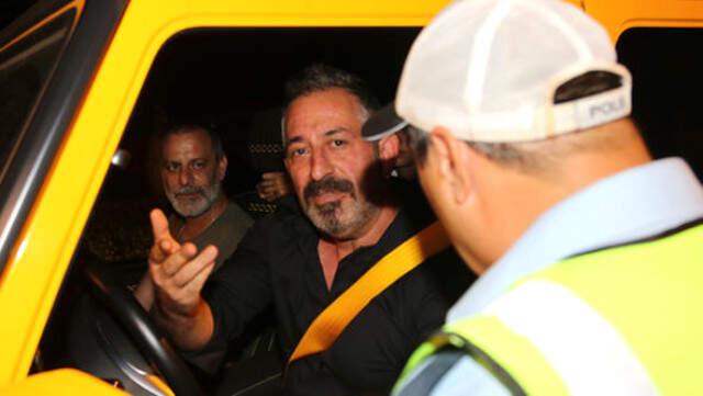 Alkolmetreyi Üflemeyi Başaramayan Cem, Gazetecileri Ters Köşeye Yatırdı