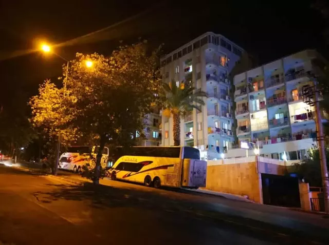 Kuşadası'nda Turist Otobüsüne Molotoflu Saldırı