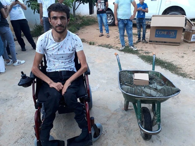 Hediye Edilen Akülü Arabayı Gören Bedensel Engelli Gencin, Gözyaşları Sel Oldu
