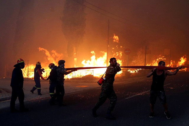 Yunan Basınından Çarpıcı İddia: Atina'daki Yangın Türkiye'yi Suçlamak Amacıyla ABD Tarafından Çıkarıldı
