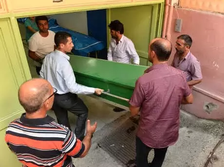 Hızlı Araç Kullanan Komşusunu Av Tüfeğiyle Vurarak Öldürdü
