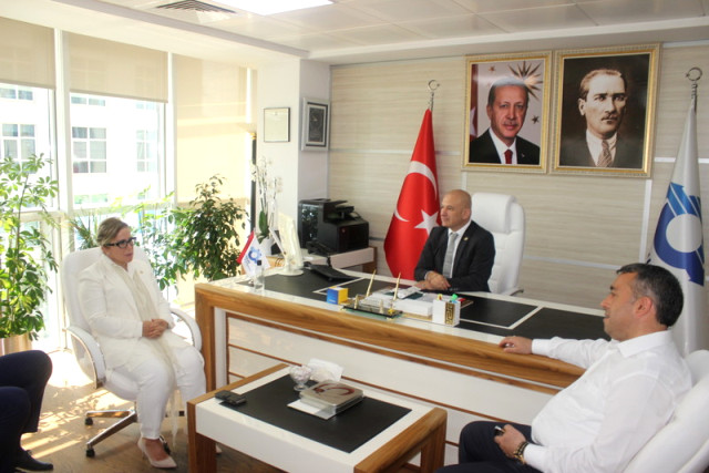 AK Parti İstanbul Milletvekili Canan Kalsın, Özulaş'ı Ziyaret Etti