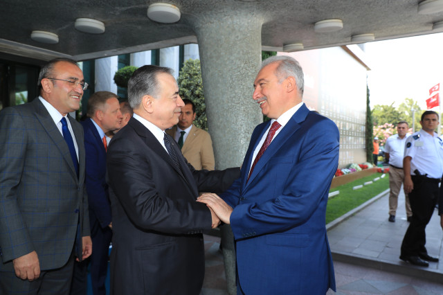 Galatasaray Kulübü Başkanından Başkan Uysal'a Ziyaret