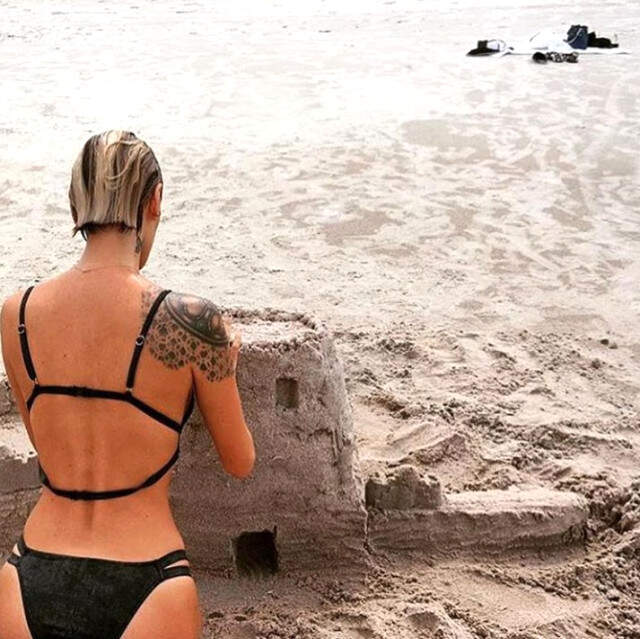 İki Erkek Arkadaşının Arasında Dans Eden Didem Soydan: Biz Ona Dans Demiyoruz, Tost Diyoruz İki Erkek Arkadaşının Arasında Dans Eden Didem Soydan: Biz Ona Dans Demiyoruz, Tost Diyoruz