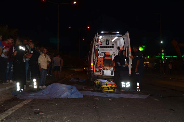 Feci Kaza! TIR İki Motosikleti Biçti: 2 Ölü, 1 Yaralı Feci Kaza! TIR İki Motosikleti Biçti: 2 Ölü, 1 Yaralı