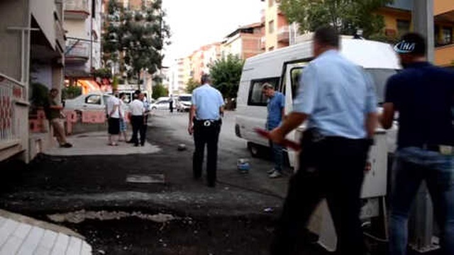 Piknik Tüplü Bomba Düzeneği İlçeyi Ayağa Kaldırdı! Park Halindeki Aracı Patlatacakken Yakalandı
