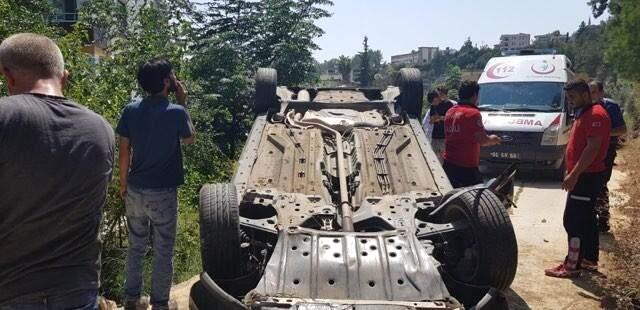 Şarampolden Yuvarlanan Otomobil, Canlı Yayın Yapan Gençlerin Kamerasına Yansıdı