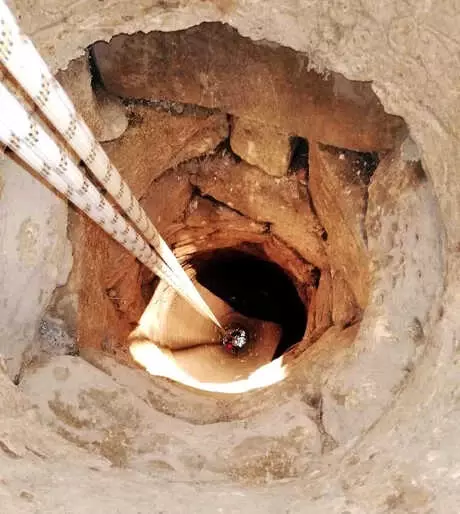 25 Metrelik Kuyuya Düşen Suriyeli Çocuğu İtfaiye Kurtardı