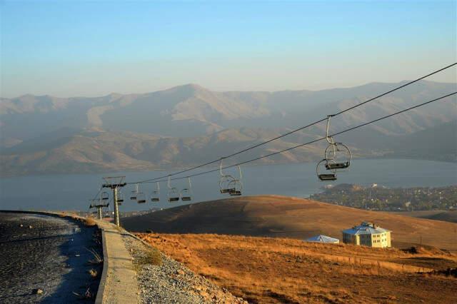 Akın Akın Geliyorlar! Nemrut Krater Gölü Turistlerin Yeni Gözdesi Oldu