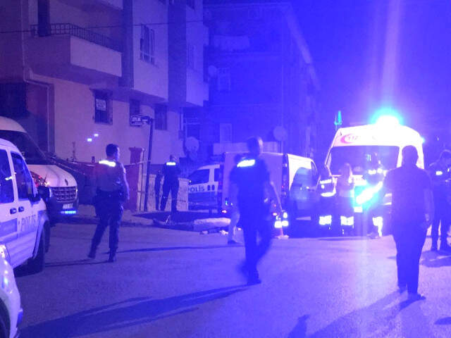 Ankara'da, Taksi Şoförü Tartıştığı İki Genci Bıçaklayıp Kaçtı! Polis, Kan Damlalarını Takip Edip Yakaladı