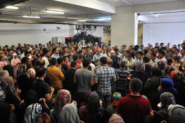 İki Çocuk Annesi, Hemşiresi Olduğu Hastanede Hayatını Kaybetti, Gözyaşları Sel Oldu!