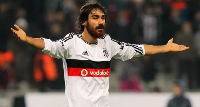 Veli Kavlak, Beşiktaş'a <a class='keyword-sd' href='/sosyal-medya/' title='Sosyal Medya'>Sosyal Medya</a> Hesabından Veda Mesajı Yayınladı