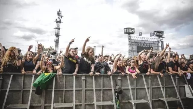 Almanya'da, Huzurevinden Kaçan İki Yaşlı Adam Heavy Metal Festivalinde Bulundu