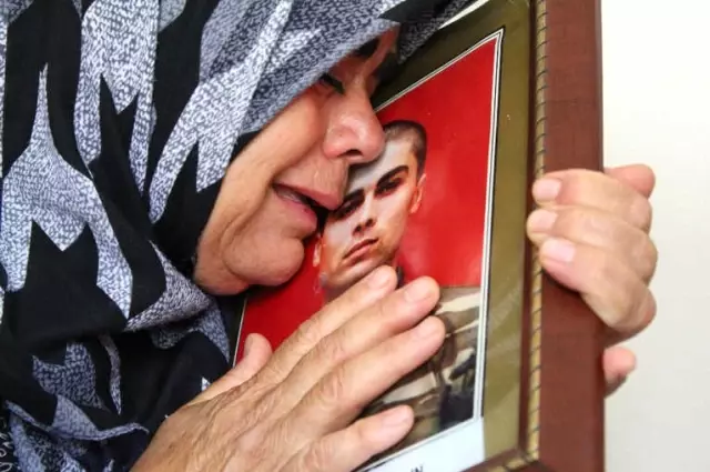 Antalya'da Şehit Annesi, Akrabalarına Verdiği Parayı Alamadı, Borç Batağına Düştü