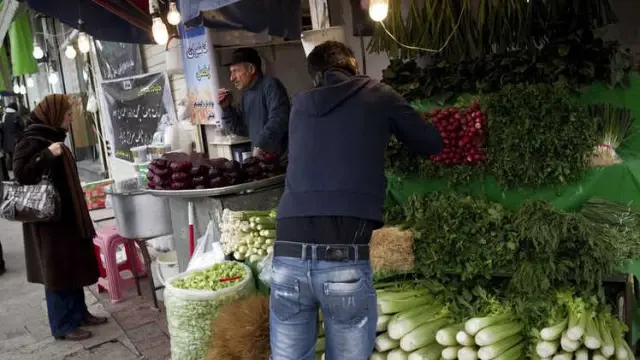 Ft: Parasız İranlılar 'Yolsuzluklara Bulaşmış' Rejimi Lanetliyor