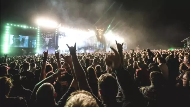 Almanya'da, Huzurevinden Kaçan İki Yaşlı Adam Heavy Metal Festivalinde Bulundu