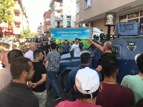 Bisiklete Binen Küçük Çocuk, Geri Geri Gelen Kamyonetin Altında Can Verdi! Korkunç Kaza Kamerada