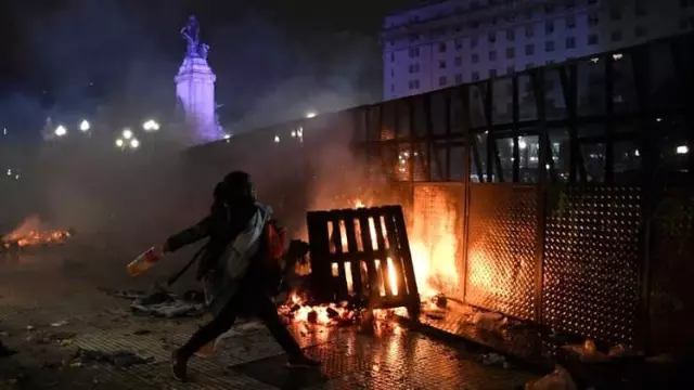 Arjantin'de Kürtajı Serbest Kılan Yasa Tasarısı Kabul Edilmedi