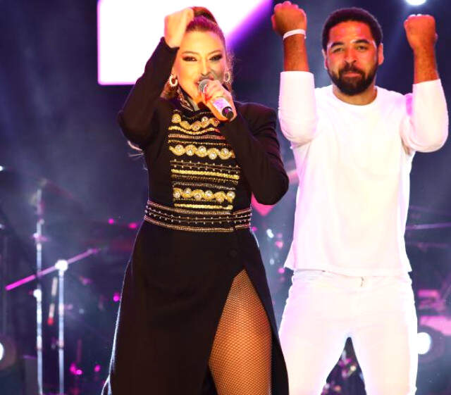Annesinin İntihara Kalkışmasından Sonra Zor Günler Geçiren Hadise, Ayağını Sakatladı