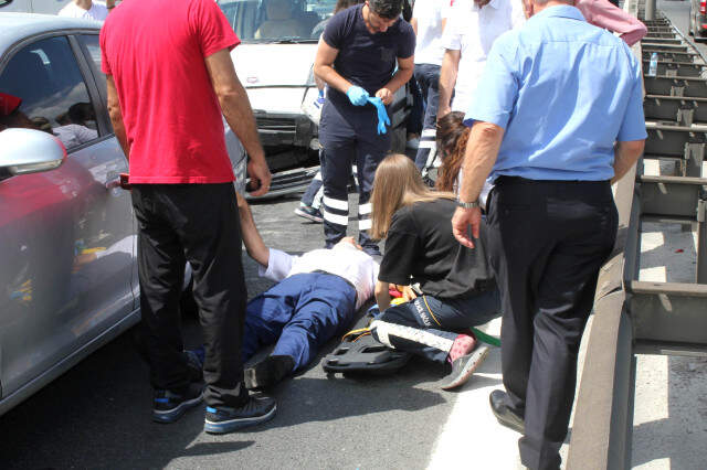 Son Dakika! FSM Girişinde Zincirleme Kaza: 2 Şerit Trafiğe Kapatıldı! FSM Girişinde Zincirleme Kaza: 2 Şerit Trafiğe Kapatıldı!
