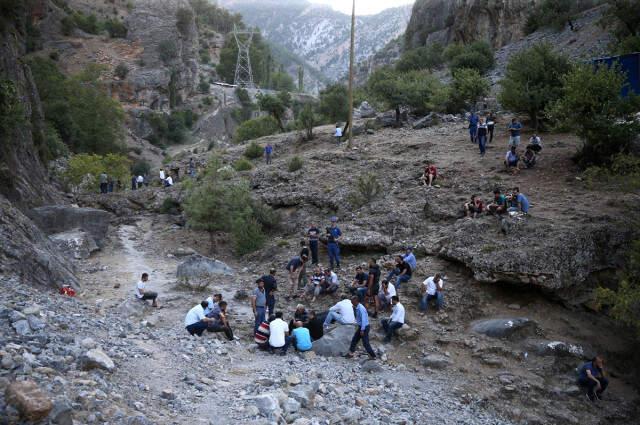 Adana'da Akıntıya Kapılan 3 Gencin Cansız Bedeni Bulundu