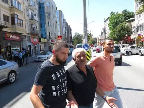 Eşine Baktığını İddia Etti, Baltalı Silahlı <a class='keyword-sd' href='/kavga/' title='Kavga'>Kavga</a> Gerçekleşti