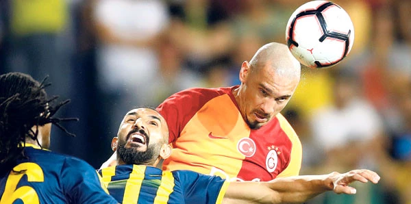 Galatasaray'da Maicon'a Ruslar Talip Oldu
