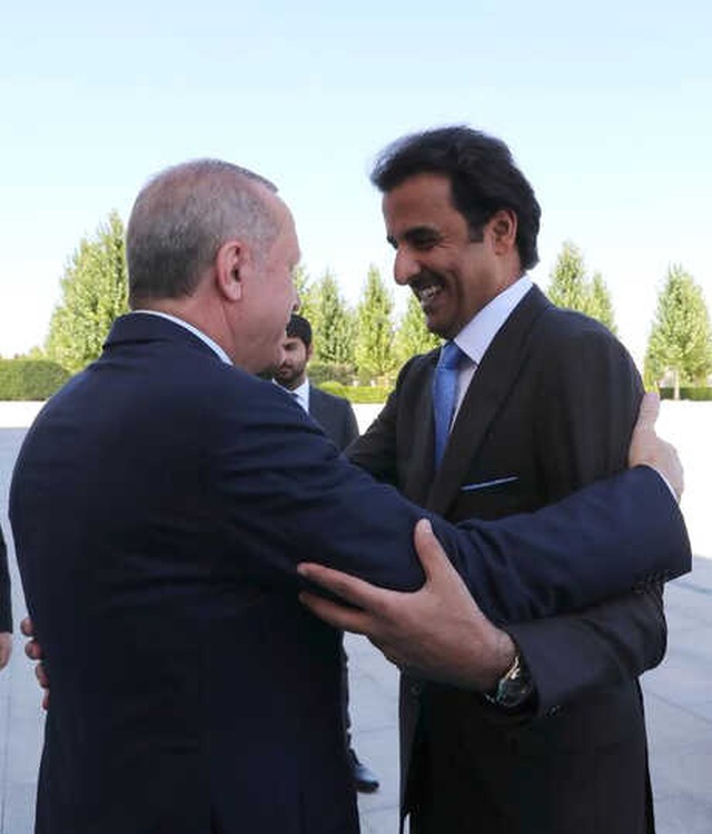 Katar Emiri Şeyh Temim Bin Hamed Al Sani Beştepe'de! Erdoğan, Sarılarak Karşıladı