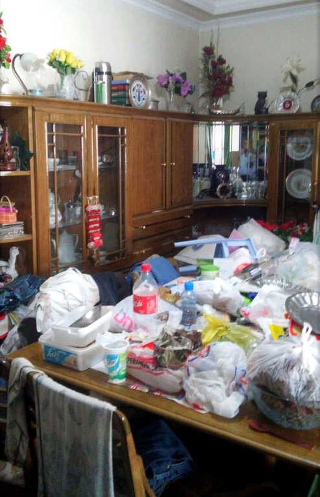 Yatalak Oğlunun Çeyizi İçin 10 Kamyon Çöp Biriktirdi
