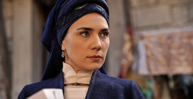 Alişan'ın Kendinden 24 Yaş Küçük Eşi Buse Varol Kimdir? Alişan'ın Kendinden 24 Yaş Küçük Eşi Buse Varol Kimdir?