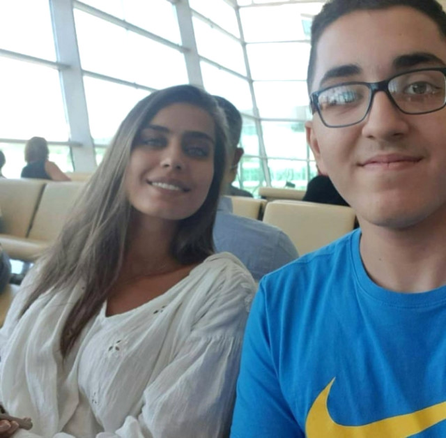 Amine Gülşe, Sevgilisi Mesut Özil'in Zonguldak'ta Yaşayan Ailesini Ziyaret Etti
