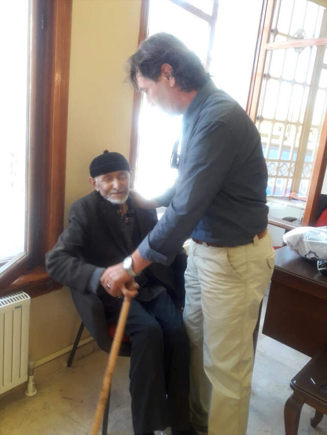 Polisin Dikkati Yaşlı Adamı Dolandırılmaktan Kurtardı Polisin Dikkati Yaşlı Adamı Dolandırılmaktan Kurtardı