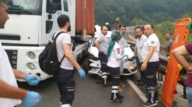 Bursa-Ankara Karayolunda 12 Araç Birbirine Girdi: Ölü ve Çok Sayıda Yaralı Var Bursa-Ankara Karayolunda 34 Araç Birbirine Girdi: Ölü ve Çok Sayıda Yaralı Var