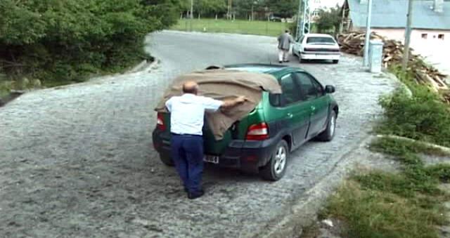 Ardahan'da Aniden Bastıran Dolu Araçları Vurdu