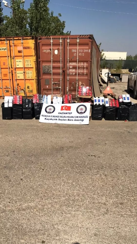 İki Ayrı Depoya Yapılan Baskında 19 Bin Paket Kaçak Sigara El Geçirildi