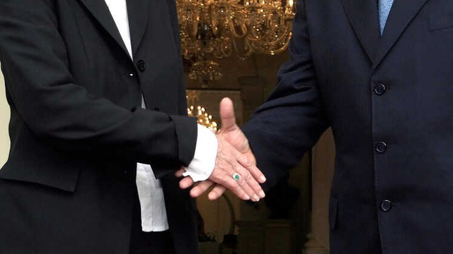İsviçre: El Sıkışmayı Reddeden Müslüman Çifte Vatandaşlık Verilmedi