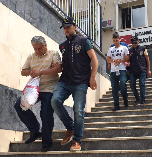 Rüşvet Alırken Suçüstü Yakalan Memurların O Anları Kamerada Rüşvet Alırken Suçüstü Yakalanan Memurların O Anları Kamerada